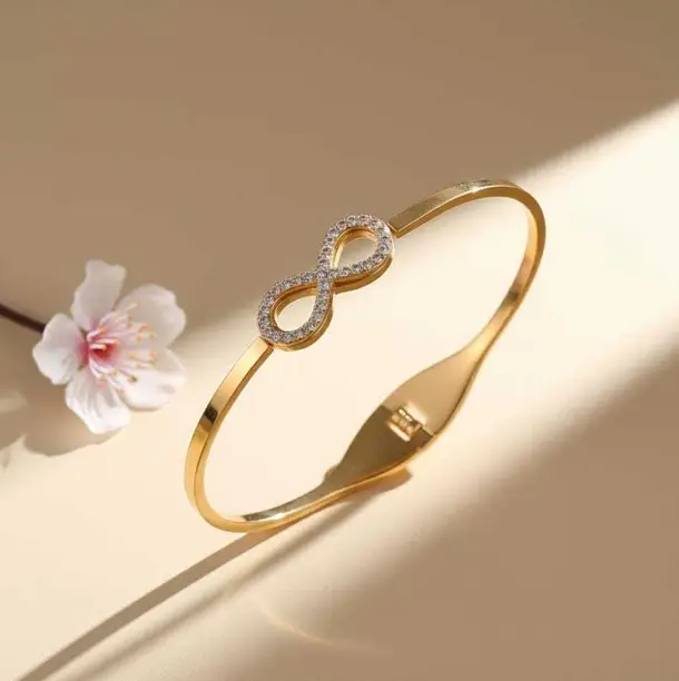 CaratLane - Infinity Gold Bracelet